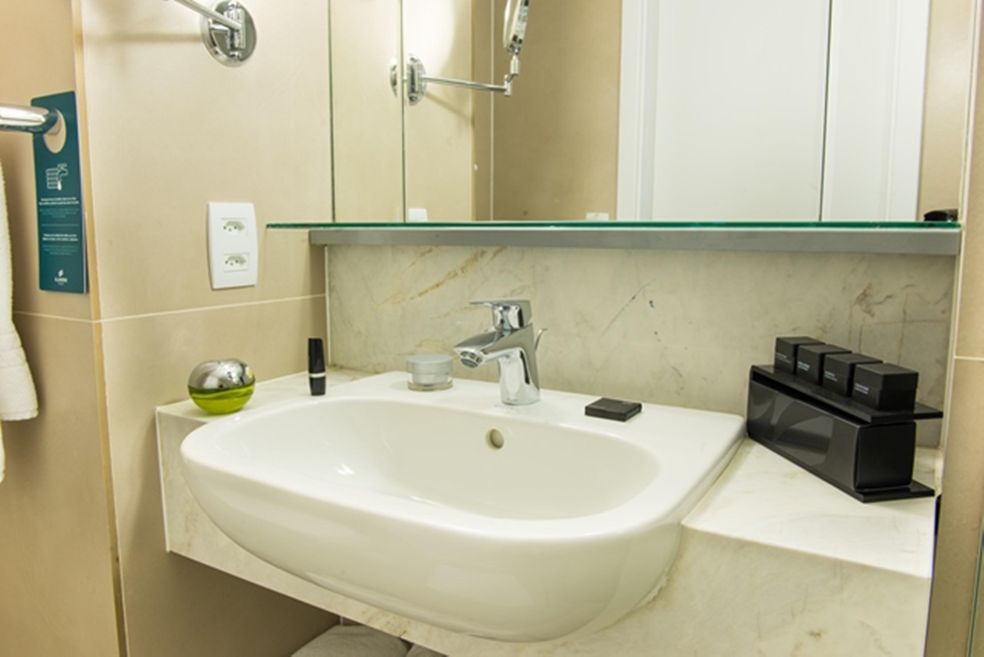 Hotel Atlantico Prime Ріо-де-Жанейро Екстер'єр фото Bathroom in a hotel room